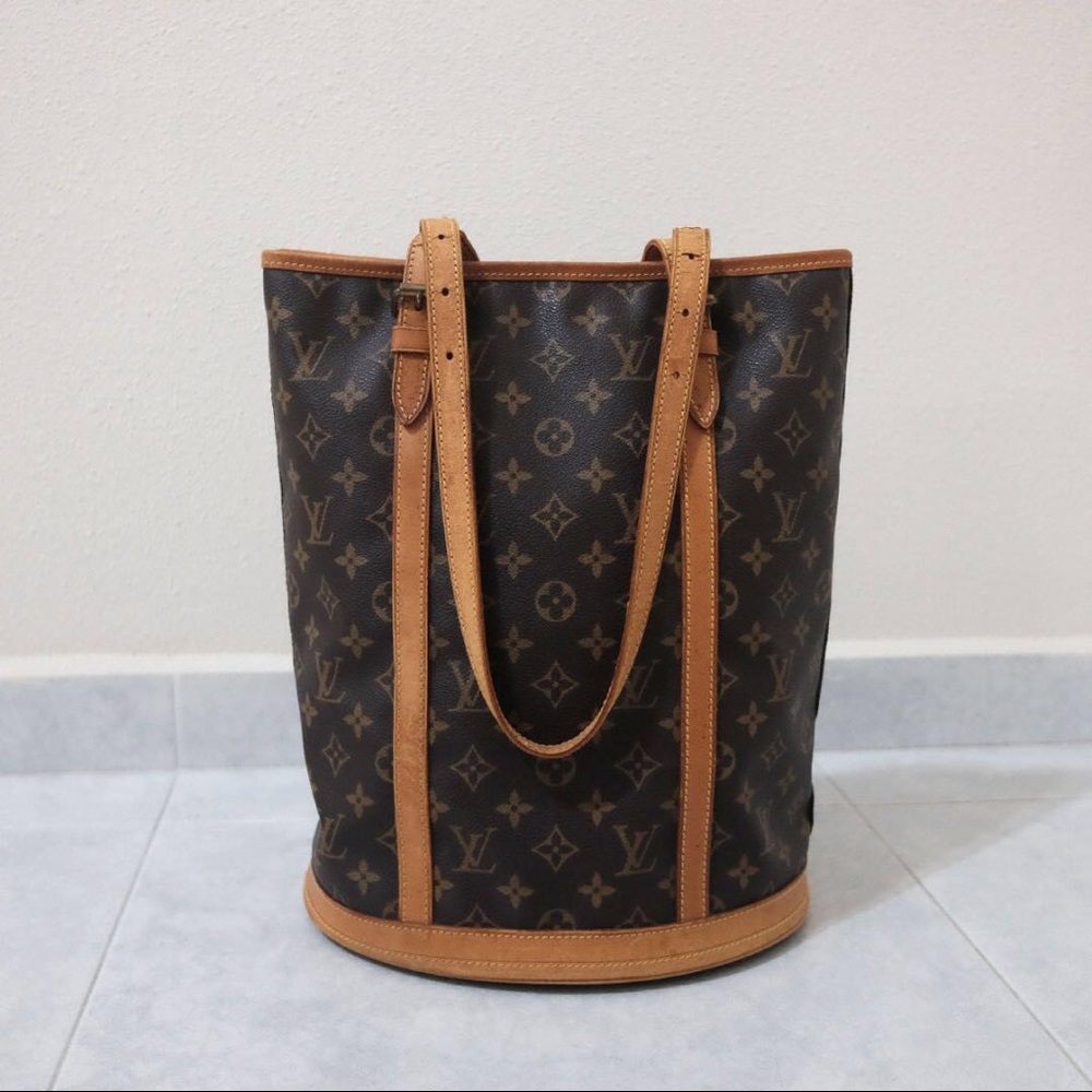 ๐HP๐90โs VTGโขLouis Vuitton GM XLG Bucket Monogram Bag, Authenticitated by Posh - Picture 14 of 16